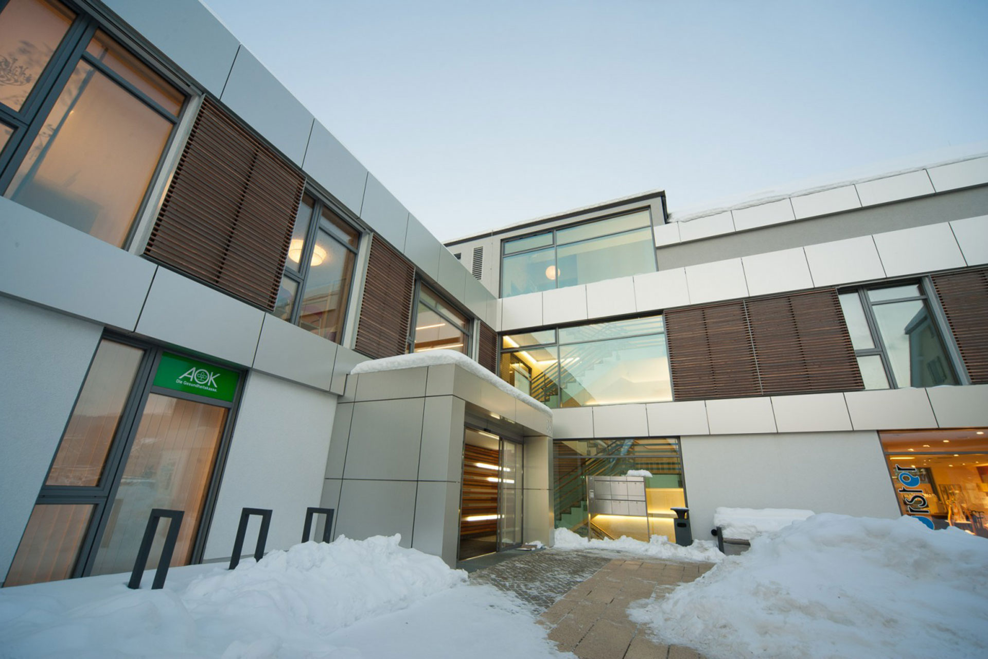 Fassade, Fenster und Türen für Gesundheitszentrum in Baiersbronn